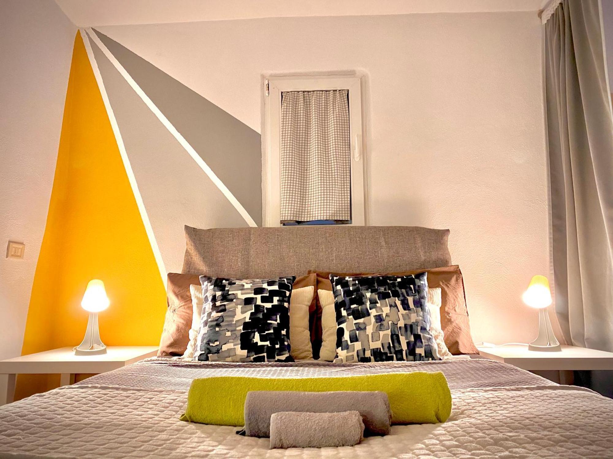 Sake Loft Apartment Катания Екстериор снимка